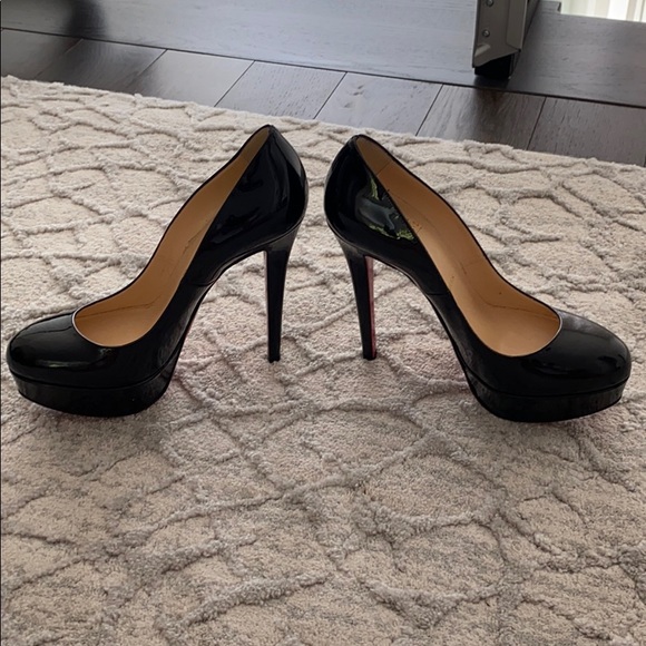 Shoes - Picture 2 of 5